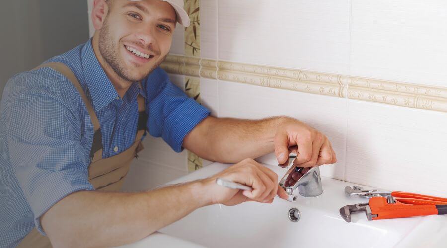 Handle or spout repair in Hindsville, AR